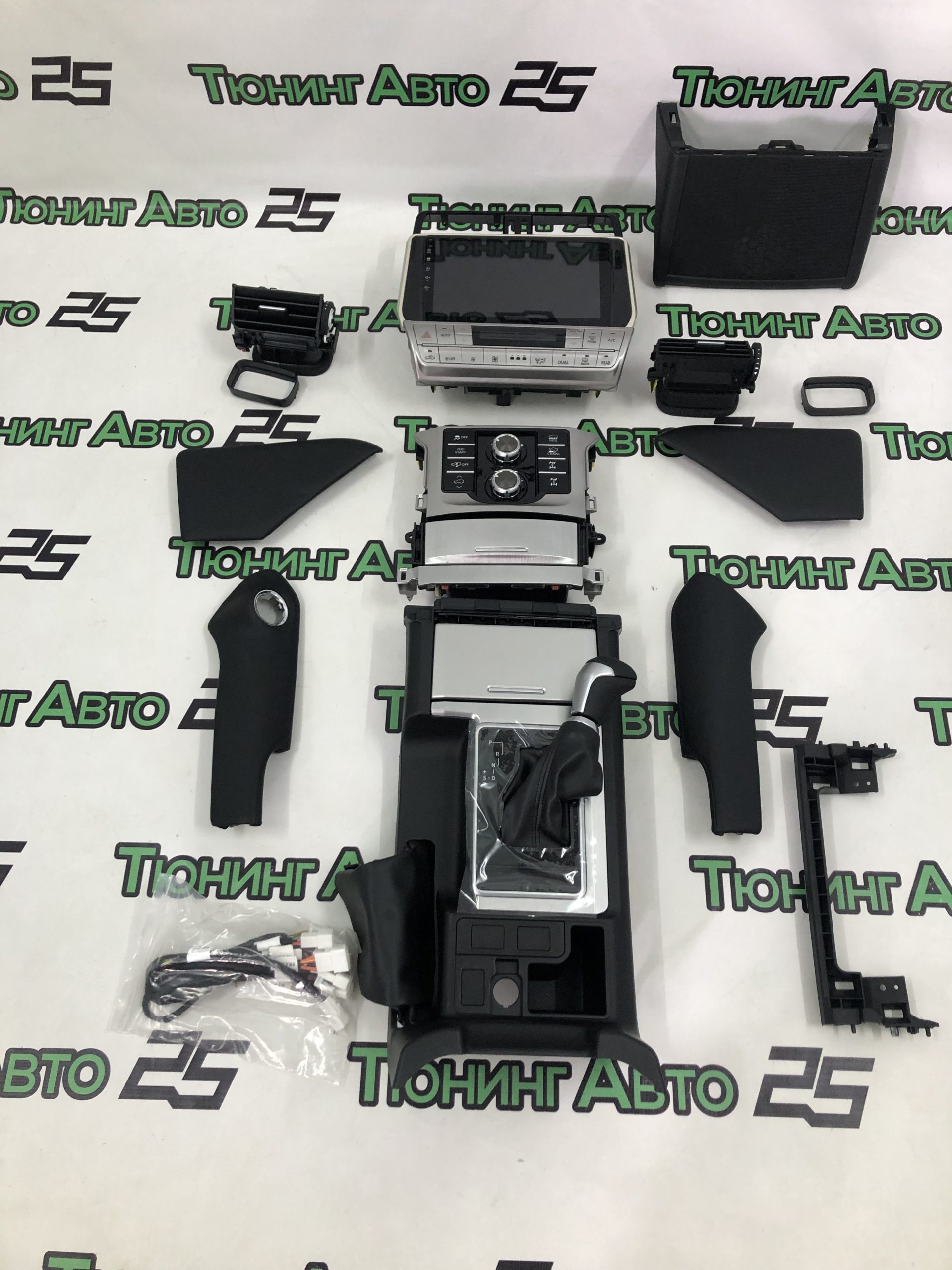 Комплект рестайлинга салона Toyota Land Cruiser Prado 150 в 18г