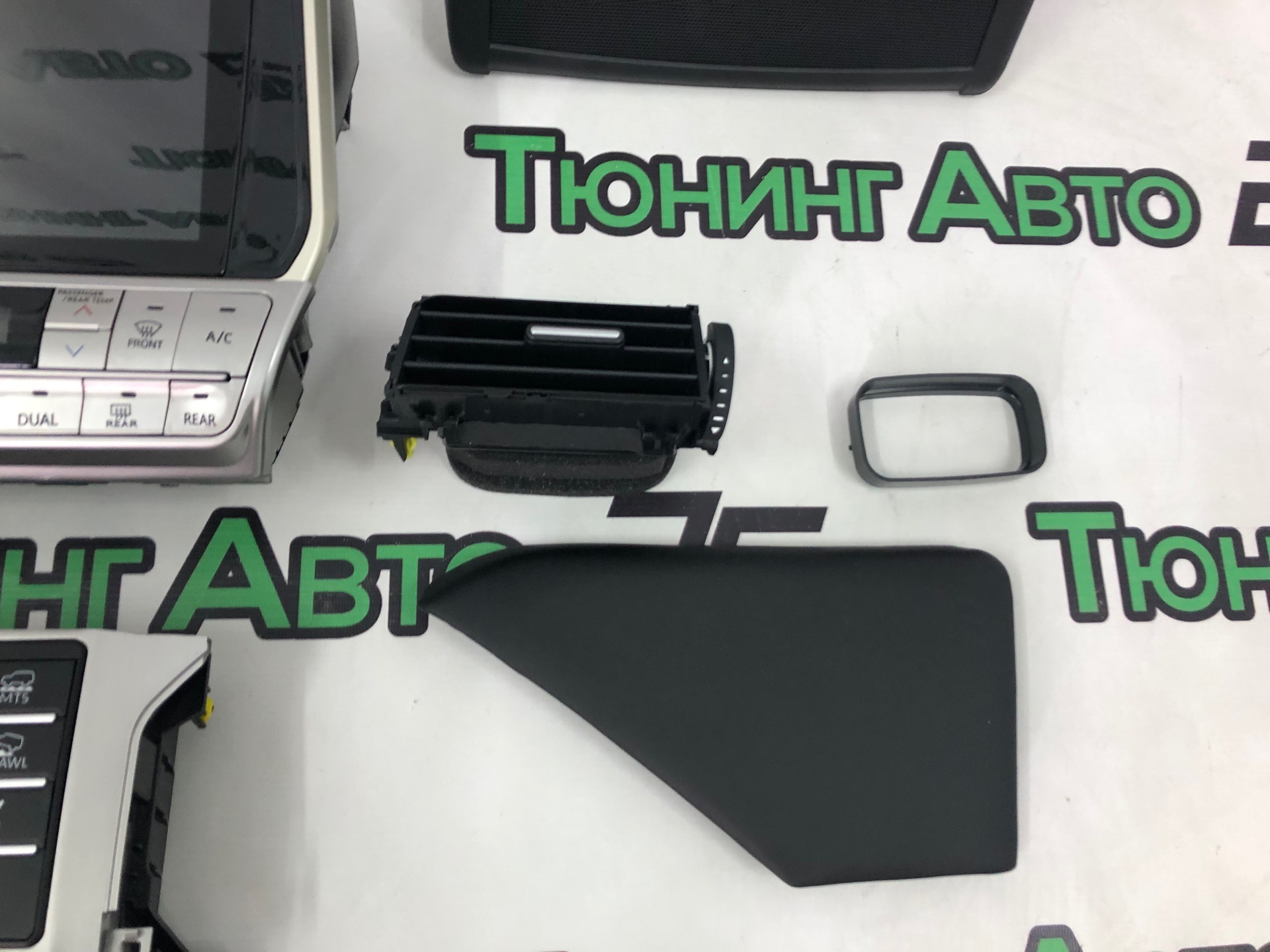 Комплект рестайлинга салона Toyota Land Cruiser Prado 150 в 18г — изображение 9